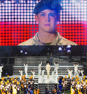 BILLY LYNN'S LONG HALFTIME WALK banner